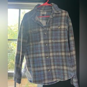 American Eagle Outfitters Blue and Gray Plaid shacket